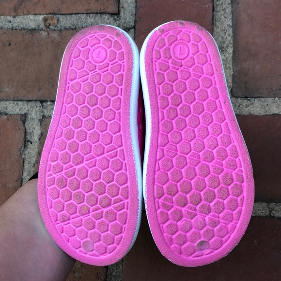 EUC Cat & Jack Andreya EVA water shoes - Picture 2 of 4